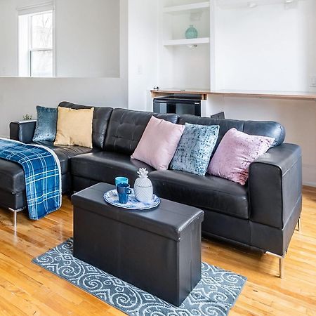 Modern 2 Bedroom Condo - Heart Of Leslieville Toronto Bagian luar foto