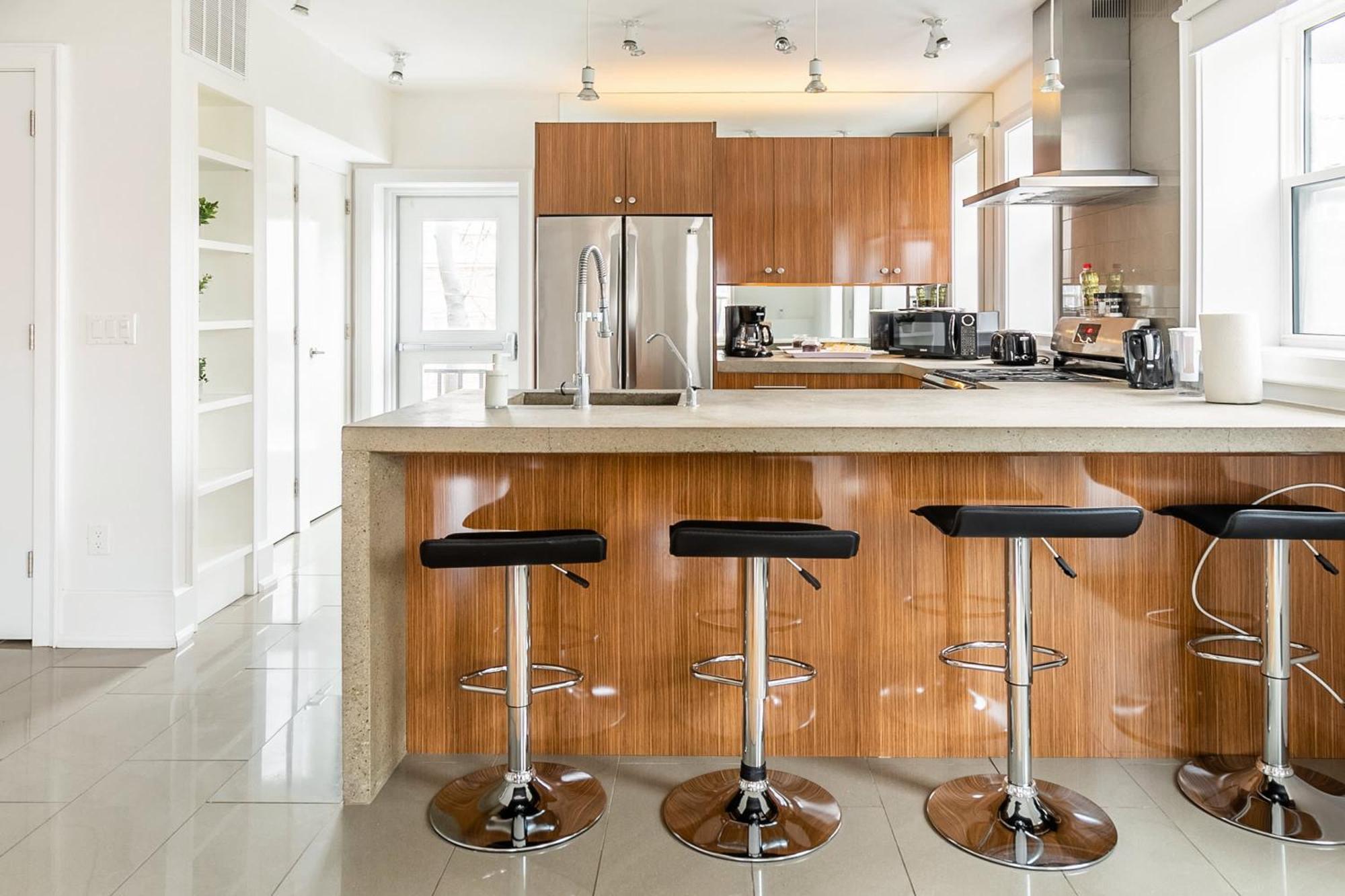 Modern 2 Bedroom Condo - Heart Of Leslieville Toronto Bagian luar foto